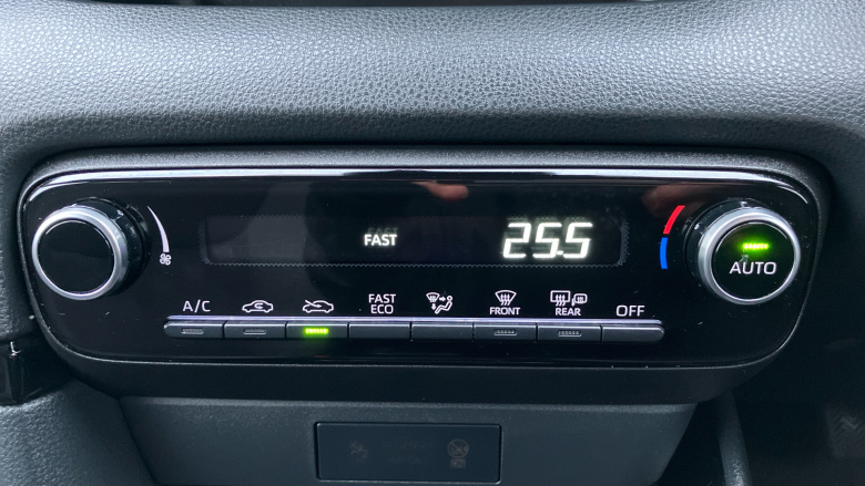 Toyota Yaris 1.5 Hybrid Design 5dr CVT Hybrid Hatchback